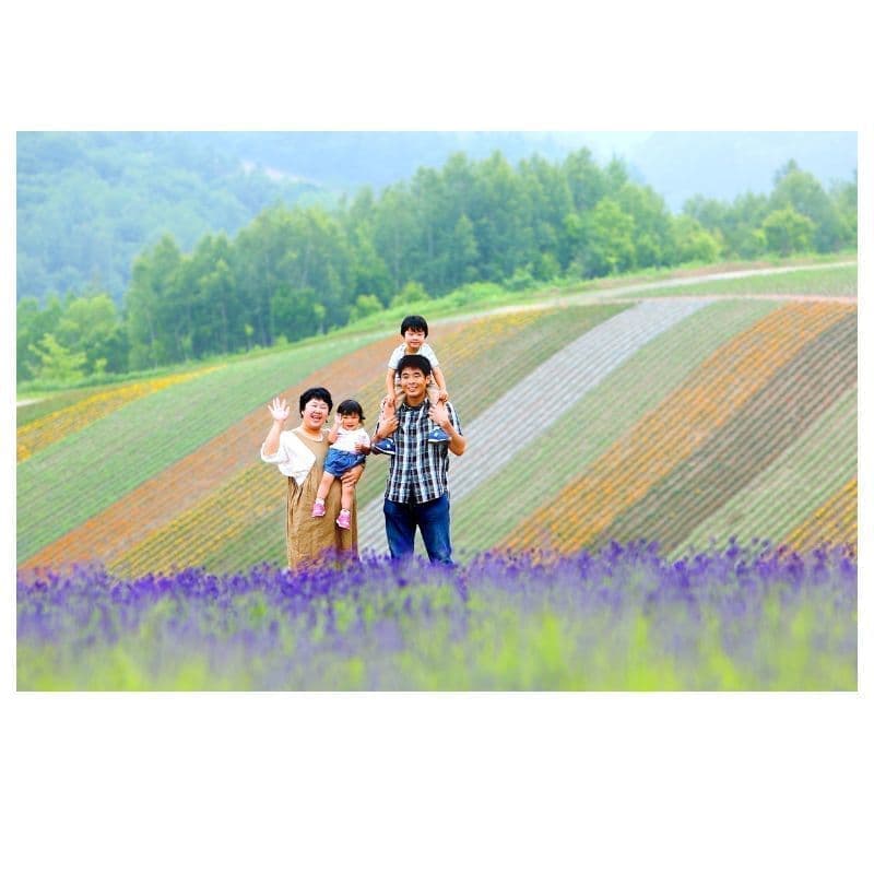 四季彩の丘でファミリーフォト記念写真